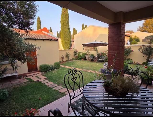 2 BEDROOM TOWNHOUSE FOR SALE IN BOARDWALK MEANDER